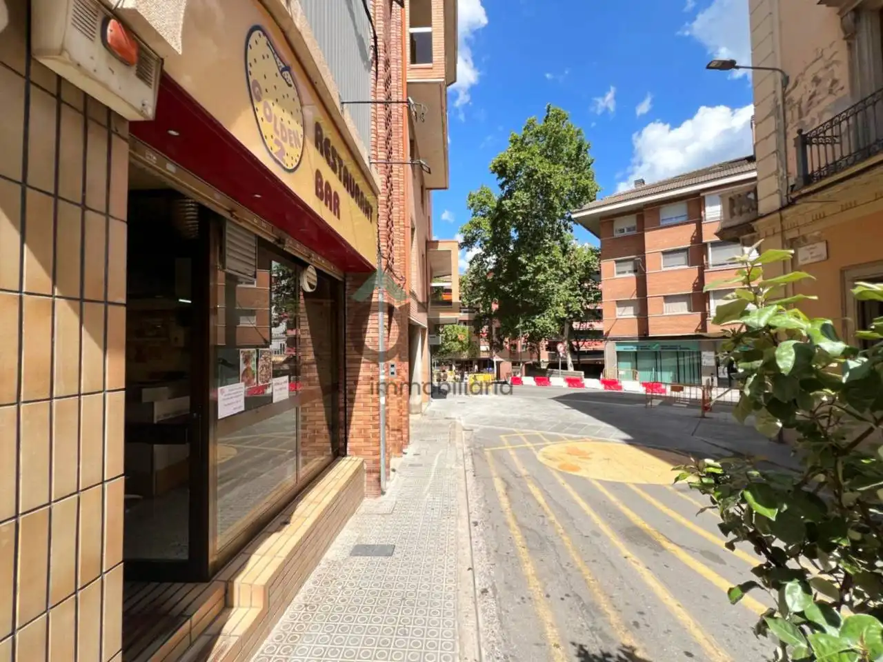 Exterior view of Commercial properties for rent in Manresa