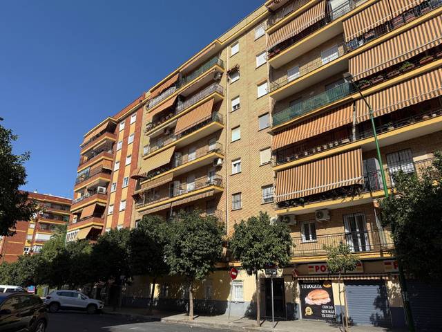 Piso en Venta en Calle Castillo de Alcala de Guadaira en Bami - La Estrella