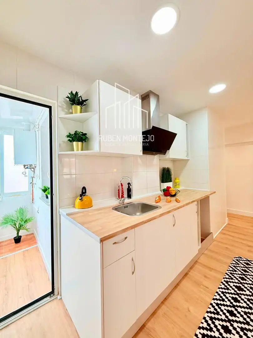 Cocina de Piso en venta en Salamanca con Calefacción, Terraza y Balcón