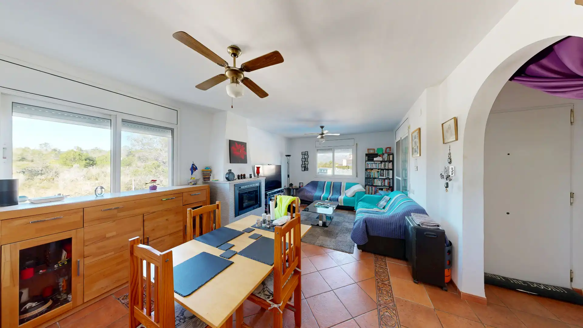 Sala de estar de Casa adosada en venta en L'Ametlla de Mar  con Aire acondicionado, Jardín privado y Terraza