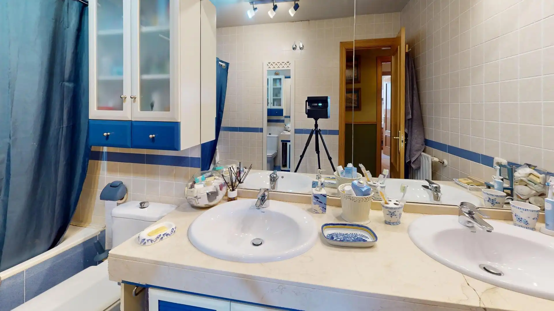 Bathroom of Attic for sale in Alcalá de Henares  with Air Conditioner, Heating and Terrace