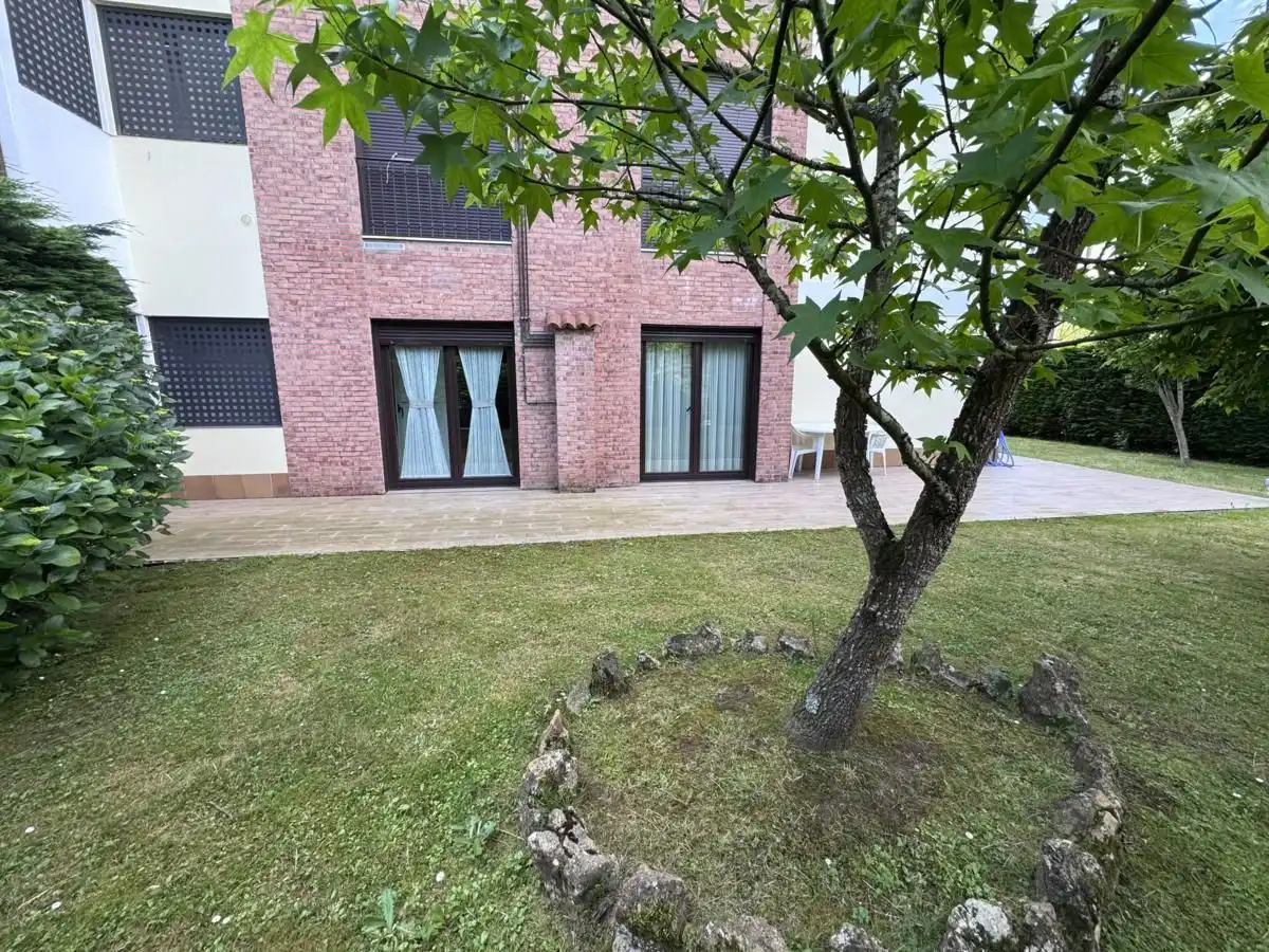 Außenansicht von Wohnung zum Verkauf in Llanes mit Heizung, Privatgarten und Terrasse