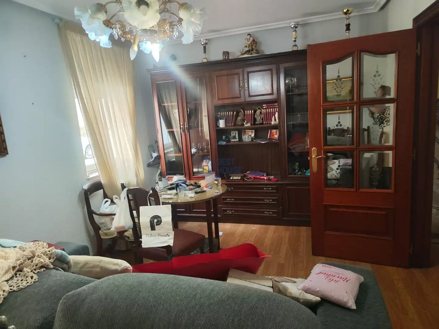Sala d'estar de Casa o xalet en venda en León Capital  amb Jardí privat, Traster i Alarma