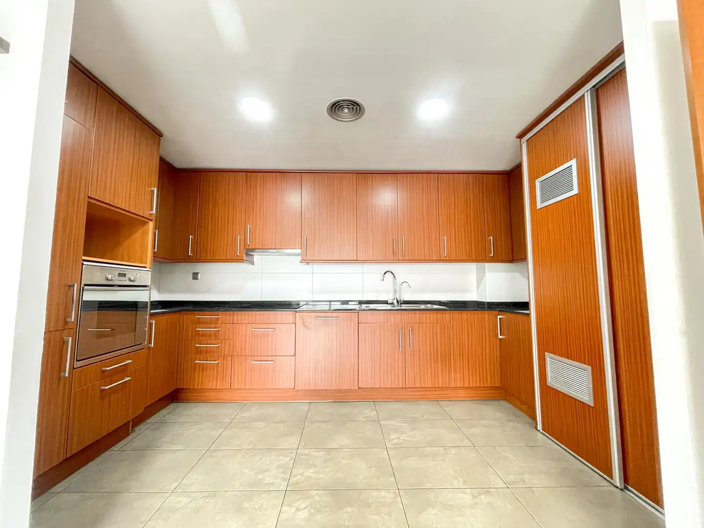 Kitchen of Flat for rent in Santa Perpètua de Mogoda  with Air Conditioner, Heating and Balcony