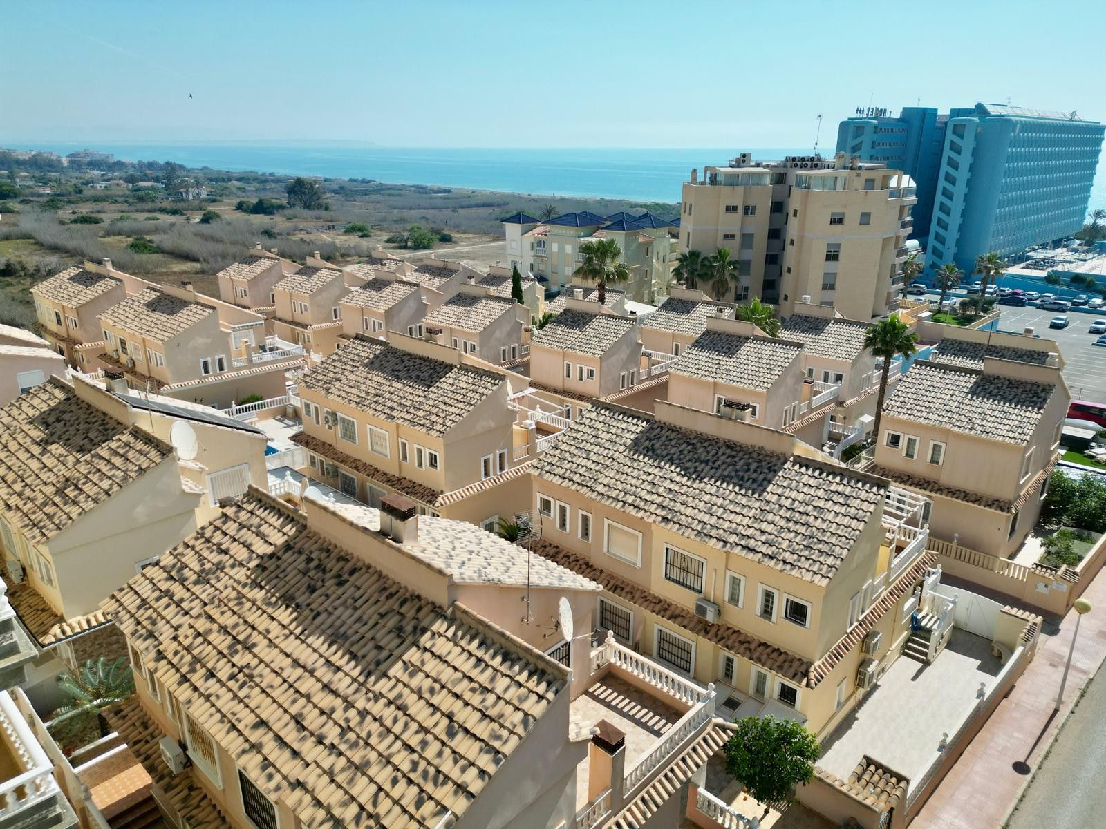 Vista exterior de Casa o chalet en venta en Guardamar del Segura con Piscina