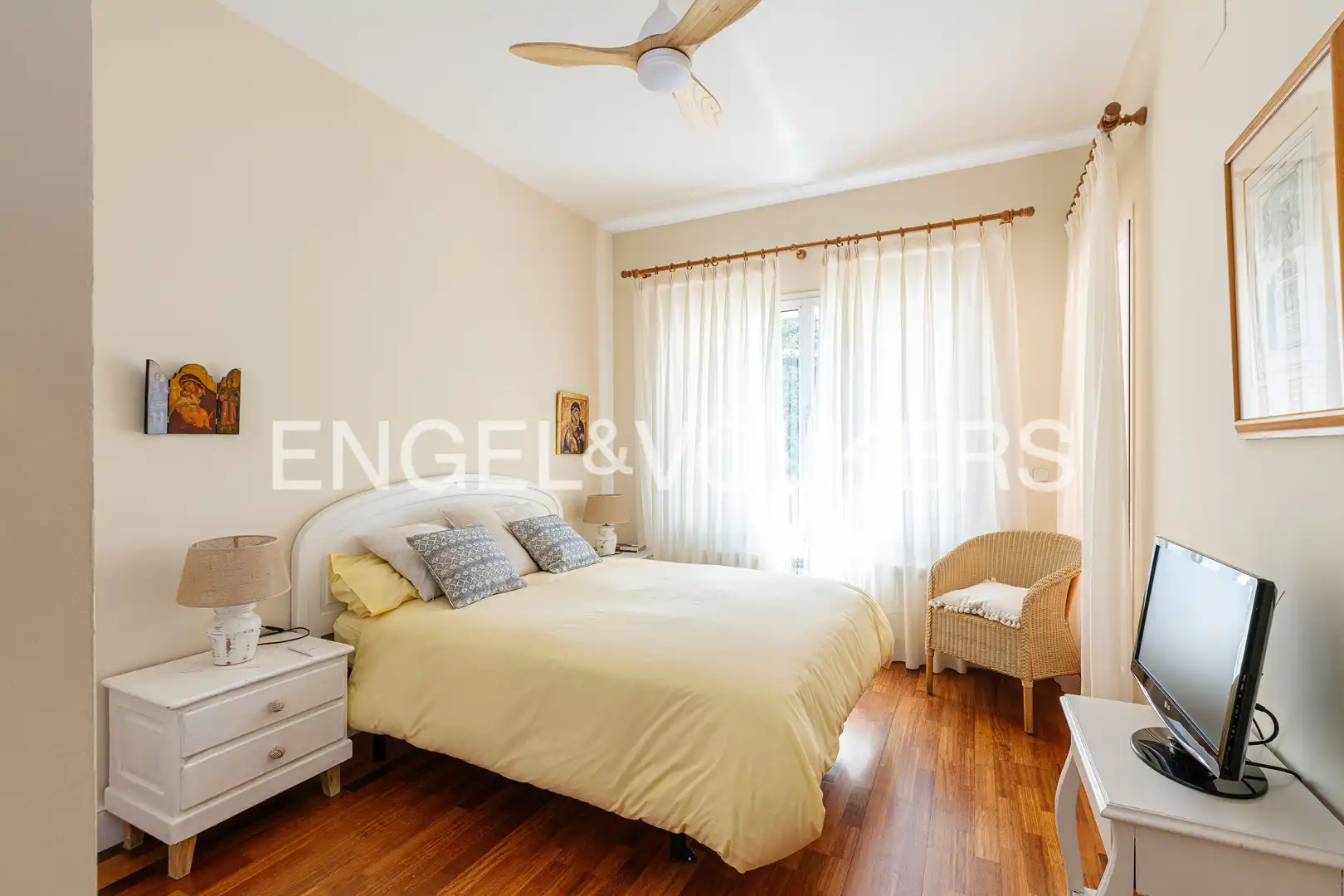 Bedroom of Detached homes for sale in El Escorial  with Heating, Private garden and Terrace