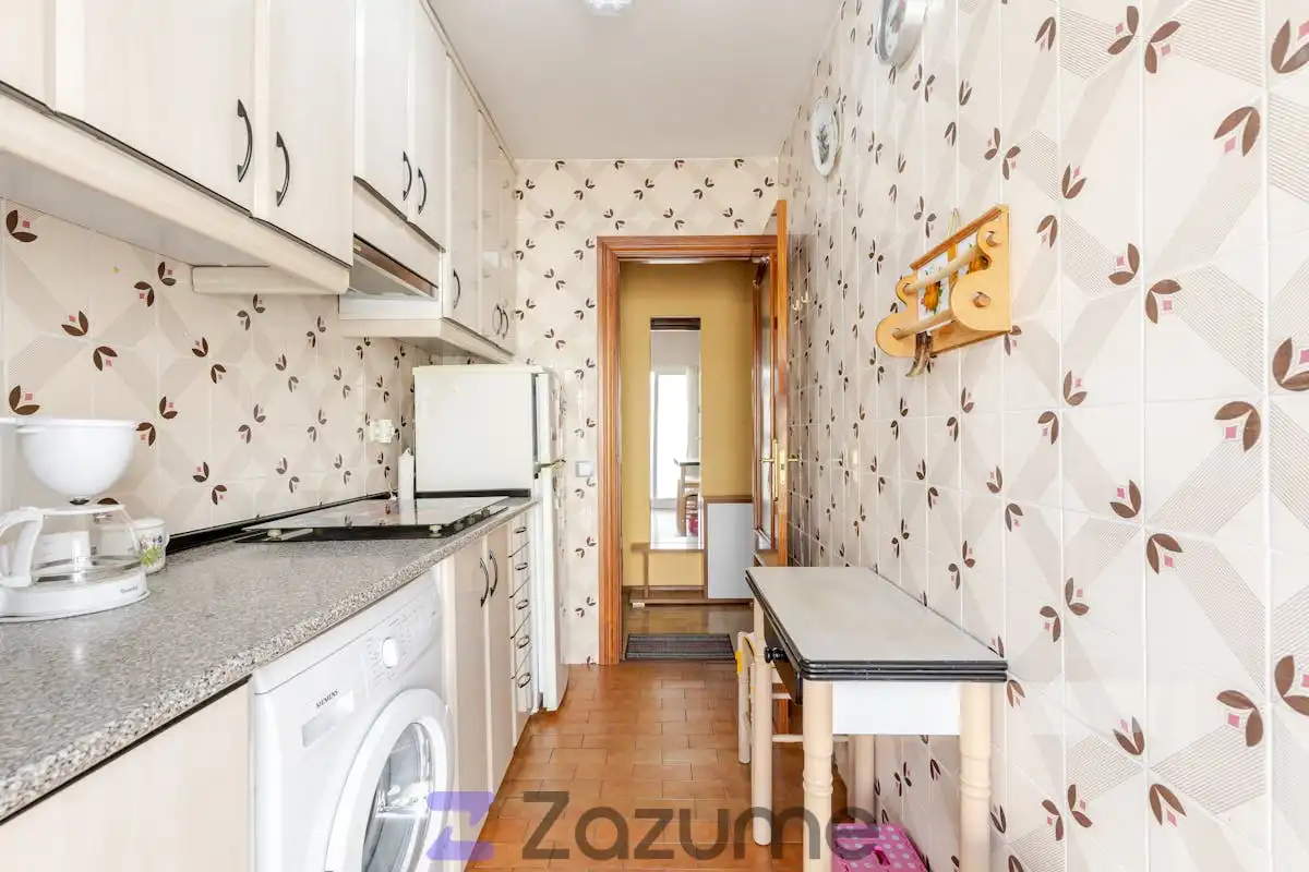 Kitchen of Flat for rent in Madrid  with Heating, Parquet flooring and Terrace