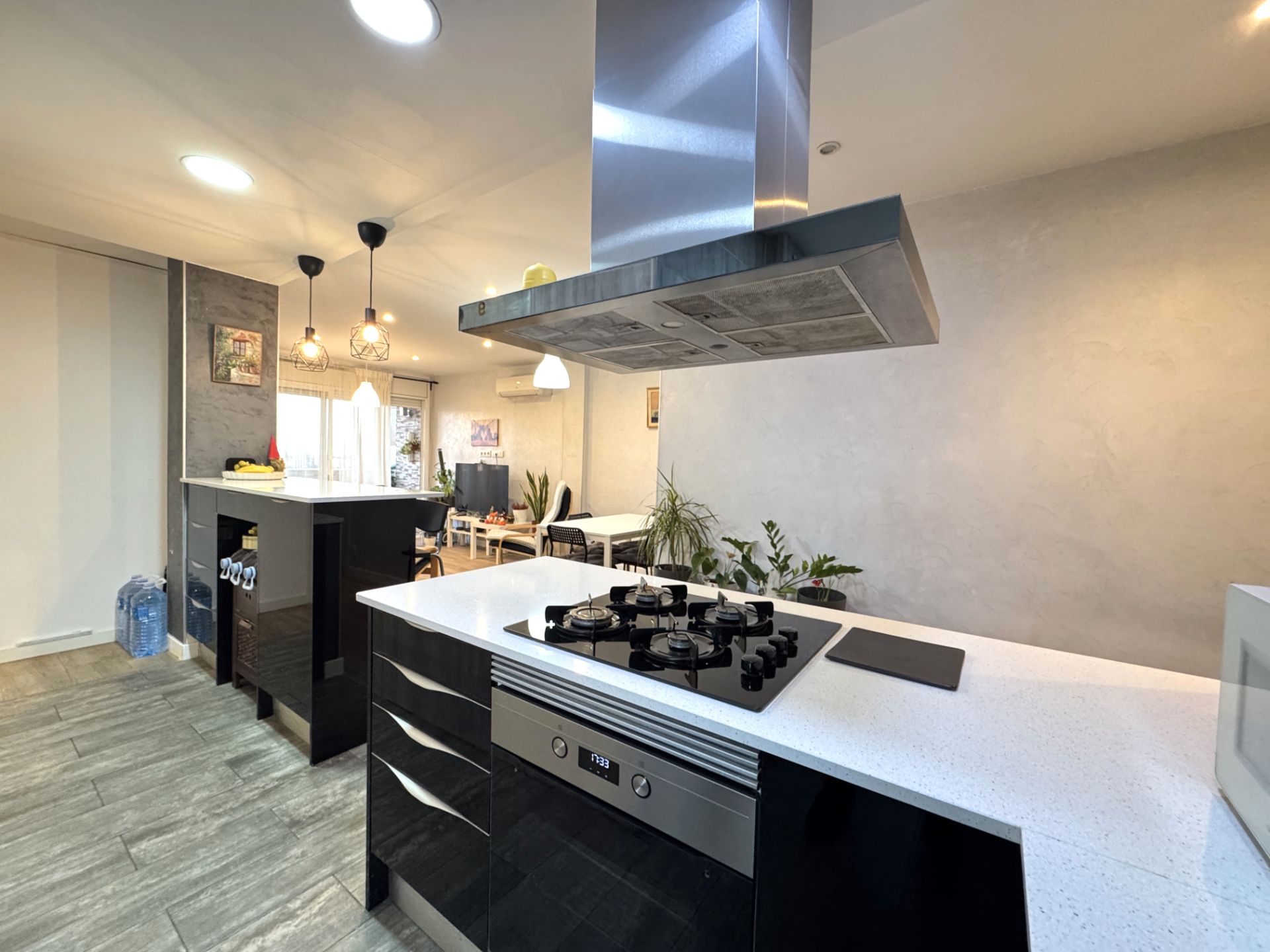 Kitchen of Flat for sale in L'Hospitalet de Llobregat  with Air Conditioner, Heating and Balcony