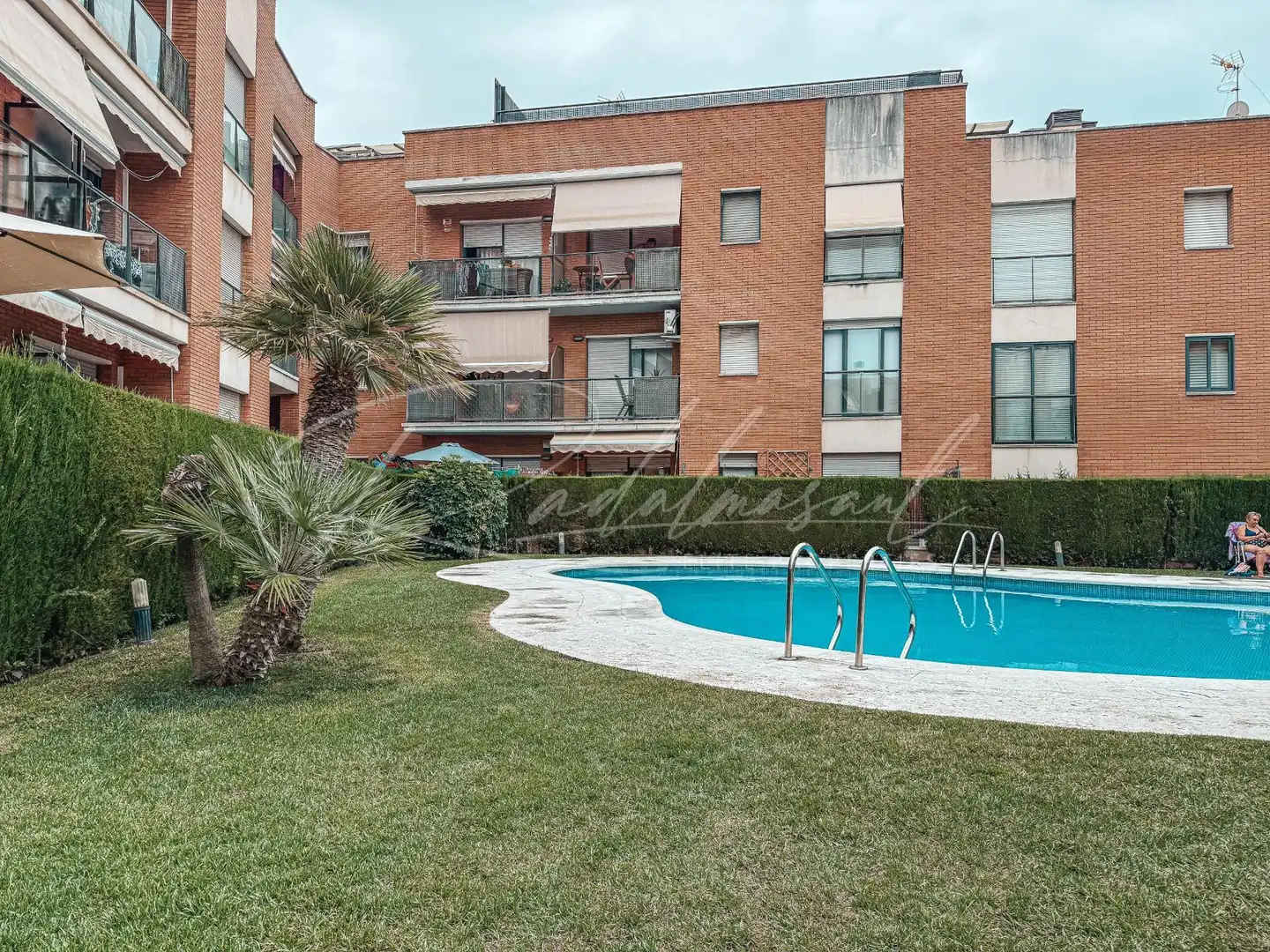 Schwimmbecken von Wohnung zum Verkauf in Cambrils mit Klimaanlage, Heizung und Privatgarten