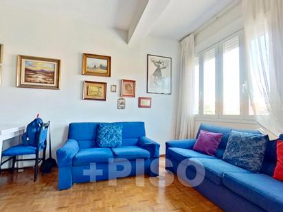 Living room of Flat for sale in  Madrid Capital  with Air Conditioner, Heating and Parquet flooring