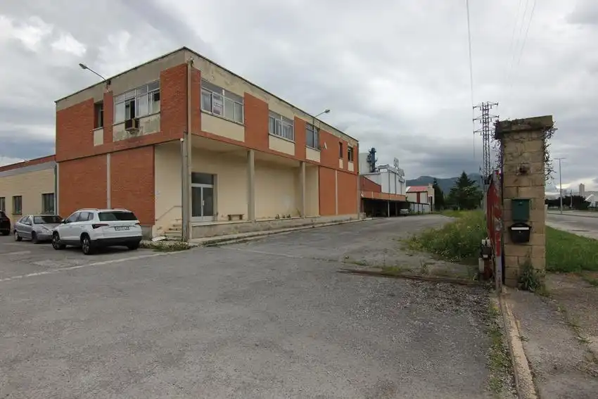 Vista exterior de Nave industrial en venta en Asparrena