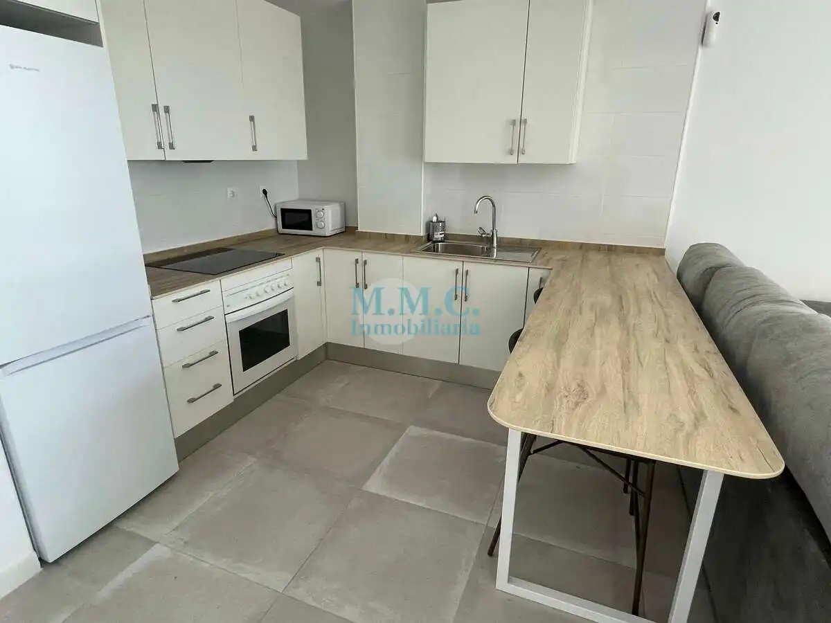 Küche von Wohnung zur Miete in Roquetas de Mar mit Klimaanlage, Terrasse und Möbliert