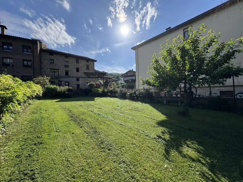 Jardín de Piso en venta en Antzuola con Calefacción, Jardín privado y Terraza