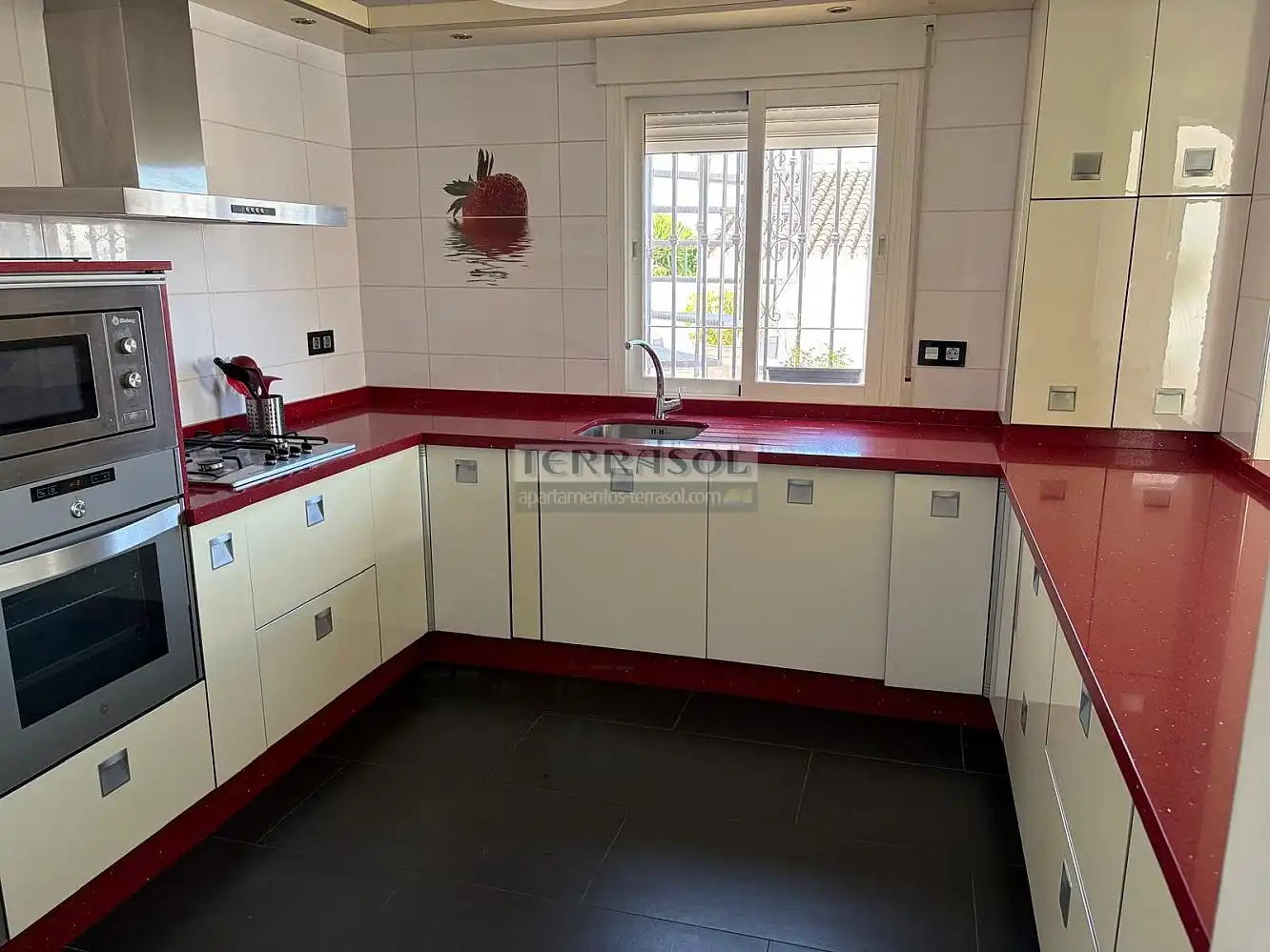 Cocina de Casa o chalet en venta en Vélez-Málaga con Aire acondicionado, Calefacción y Terraza