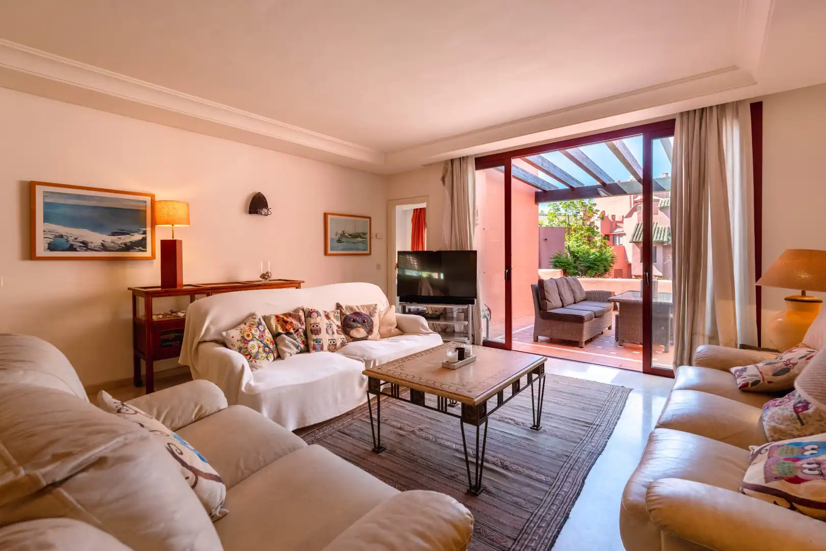 Living room of Attic for sale in Estepona  with Air Conditioner, Terrace and Swimming Pool