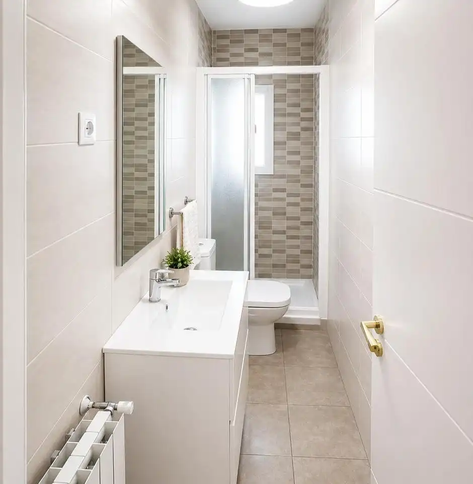 Badezimmer von Wohnung zum Verkauf in Madrid mit Klimaanlage, Heizung und Terrasse