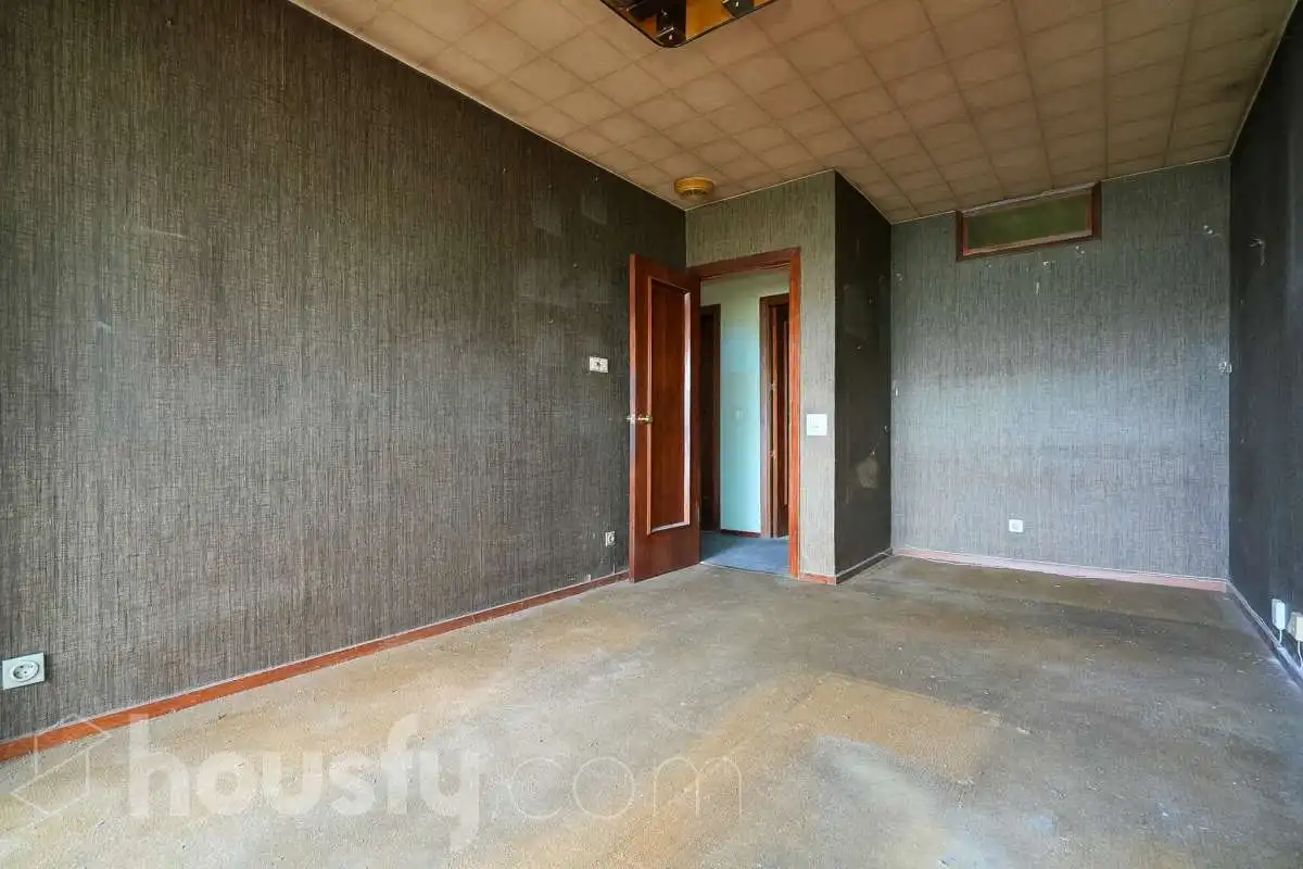 Apartamento en venta en Madrid con Calefacción, Terraza y Piscina comunitaria
