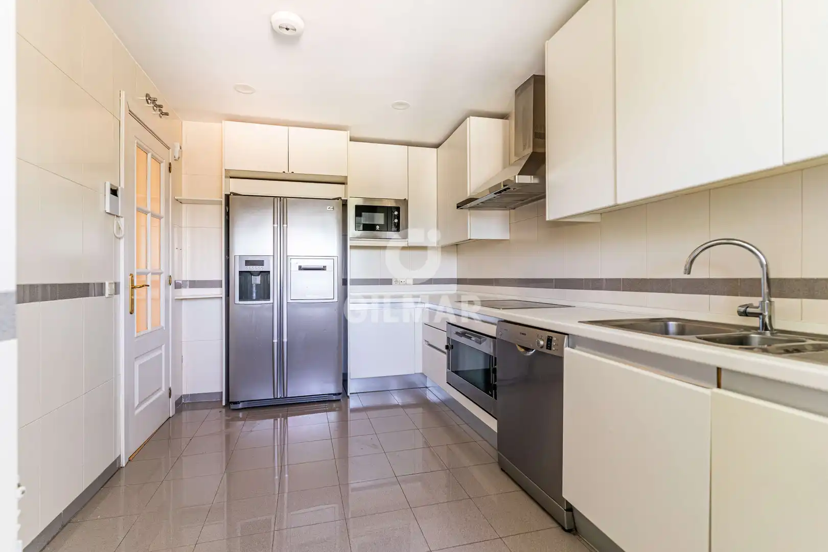 Kitchen of Duplexes for sale in Madrid  with Heating, Private garden and Storage room