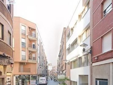 Piso con ascensor en venta en Calle CALZADA