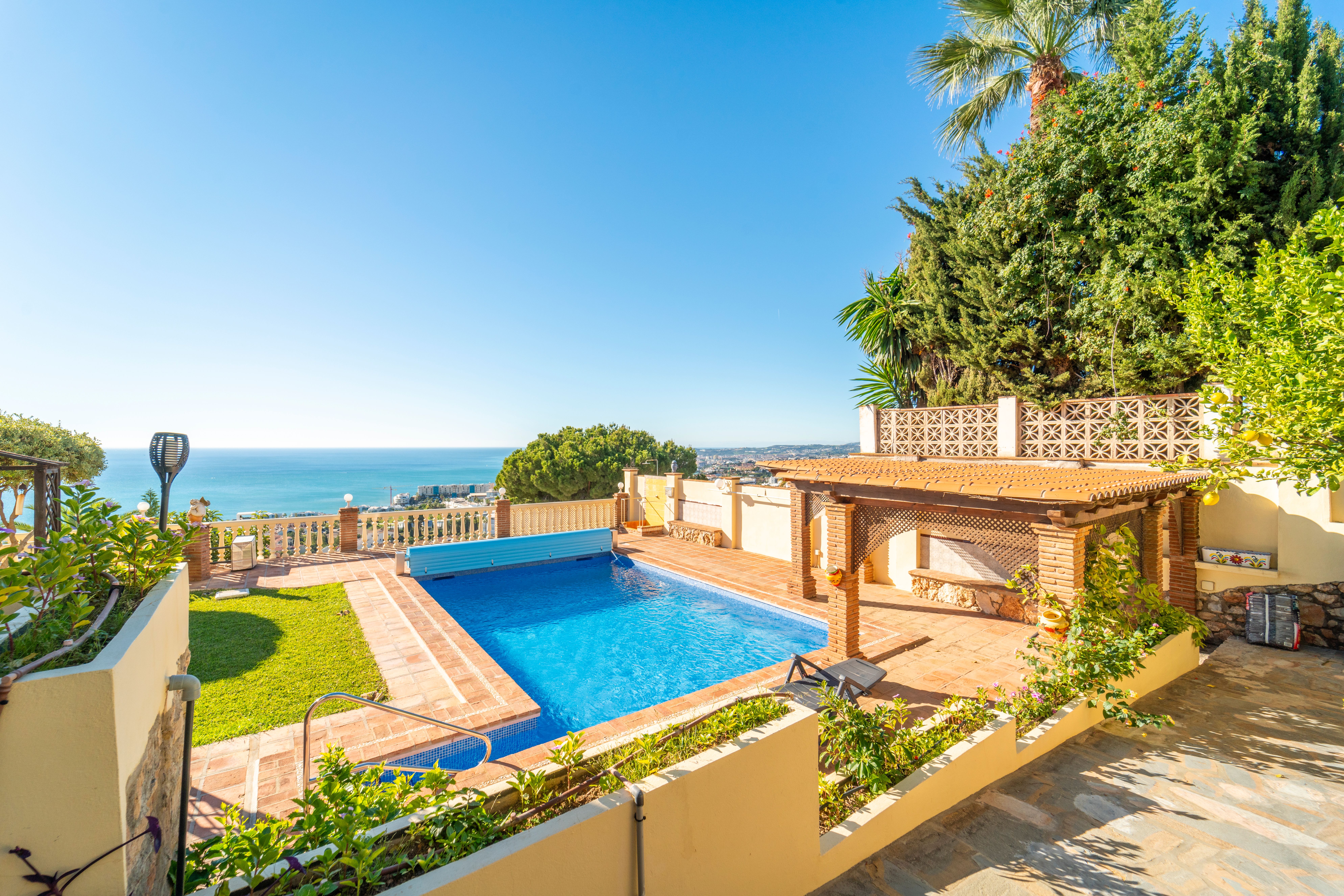 Jardí de Casa o xalet en venda en Benalmádena amb Aire condicionat, Jardí privat i Terrassa