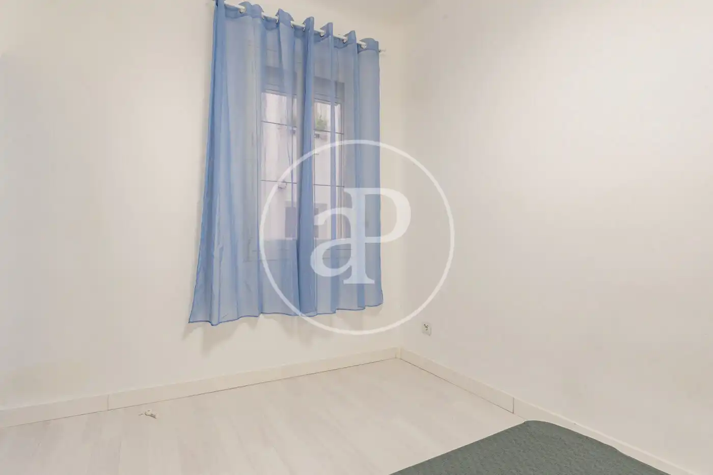 Habitación de Piso en venta en Madrid con Calefacción y Amueblado