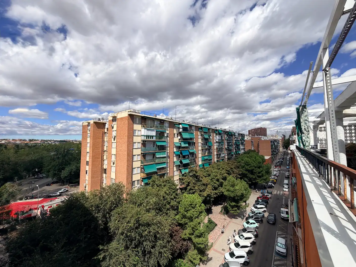 Vista exterior de Àtic en venda en Madrid amb Aire condicionat, Calefacció i Terrassa