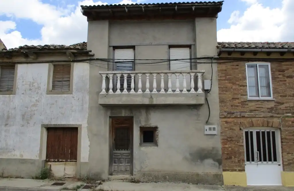 Vista exterior de Casa adosada en venta en Valde-Ucieza