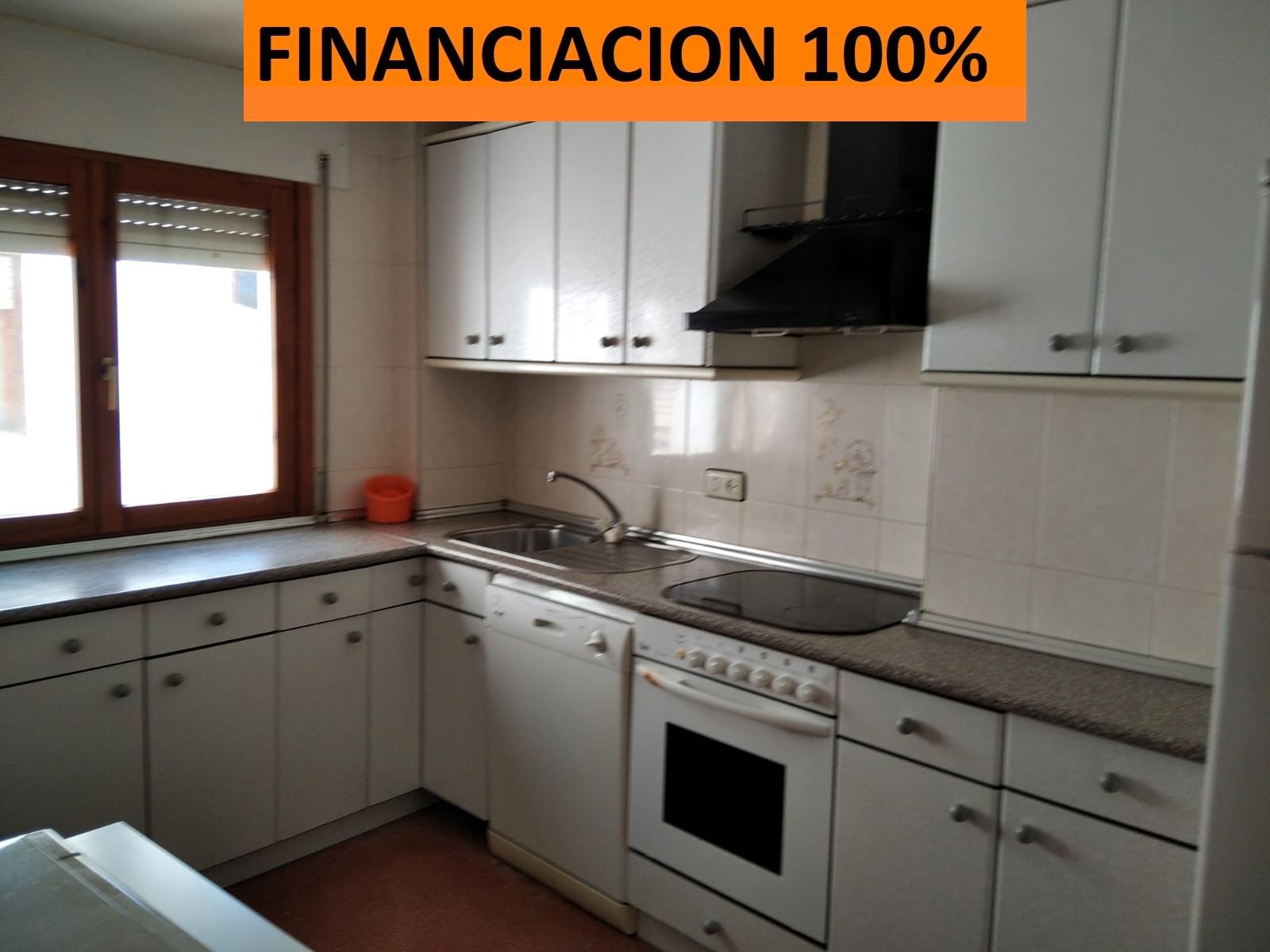 Cuina de Casa o xalet en venda en Illueca amb Calefacció, Terrassa i Traster
