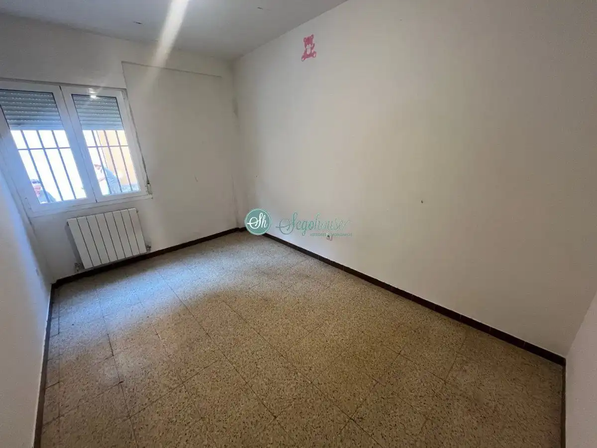 Dormitori de Pis en venda en Segovia amb Calefacció i Terrassa