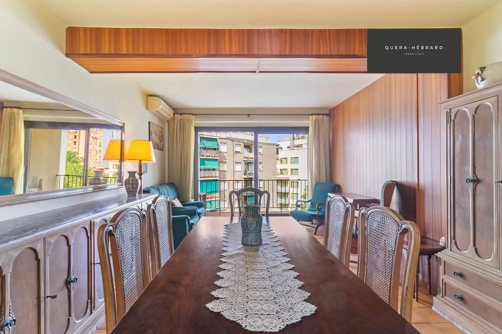 Comedor de Piso en venta en Barcelona con Aire acondicionado, Terraza y Balcón