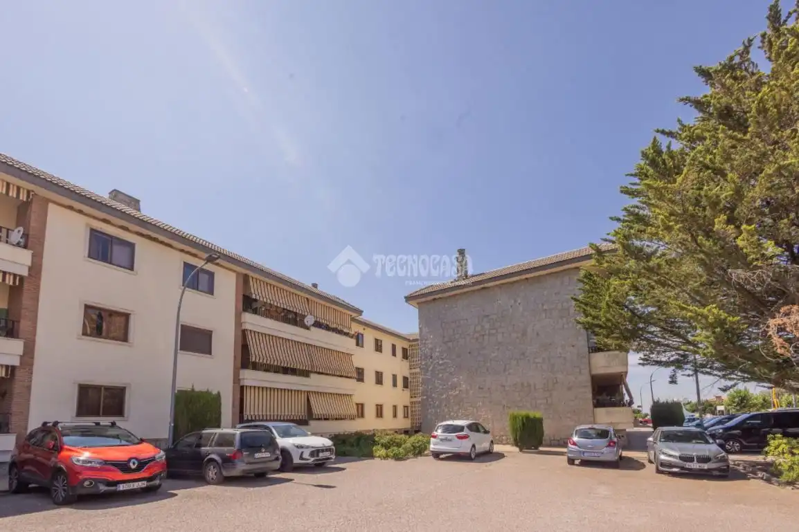 Pis amb terrassa en venda a C. Rosas, imagen 3