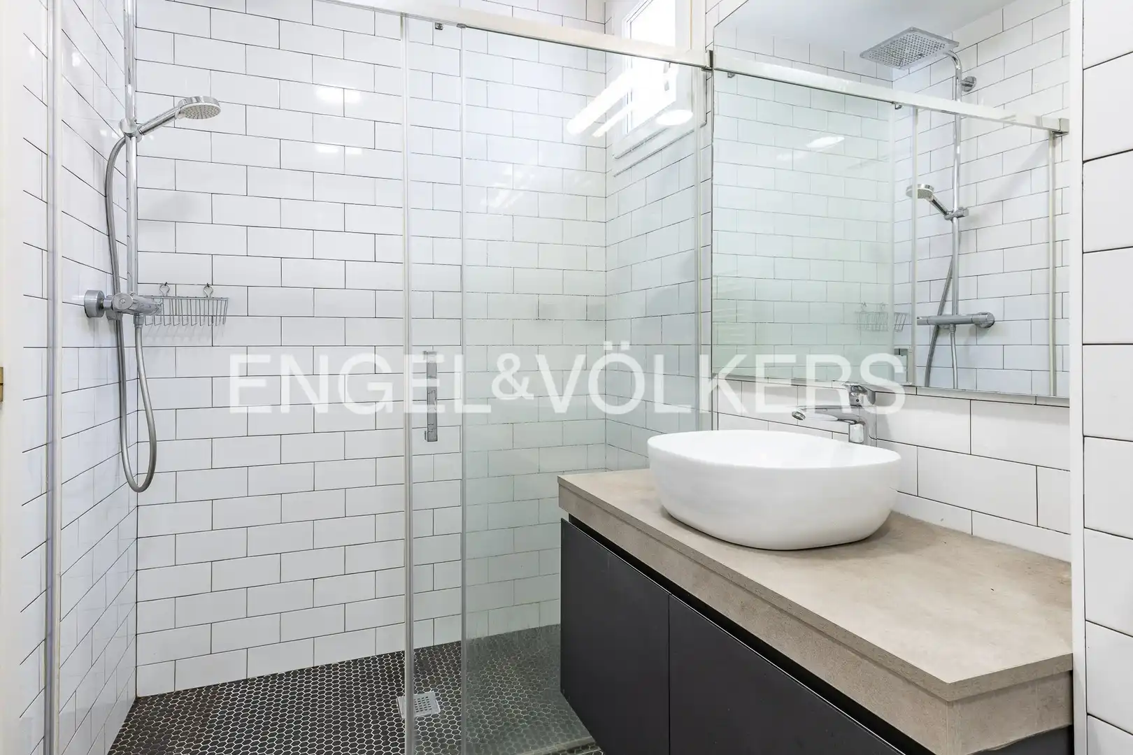 Baño de Dúplex en venta en Montgat con Aire acondicionado, Calefacción y Jardín privado