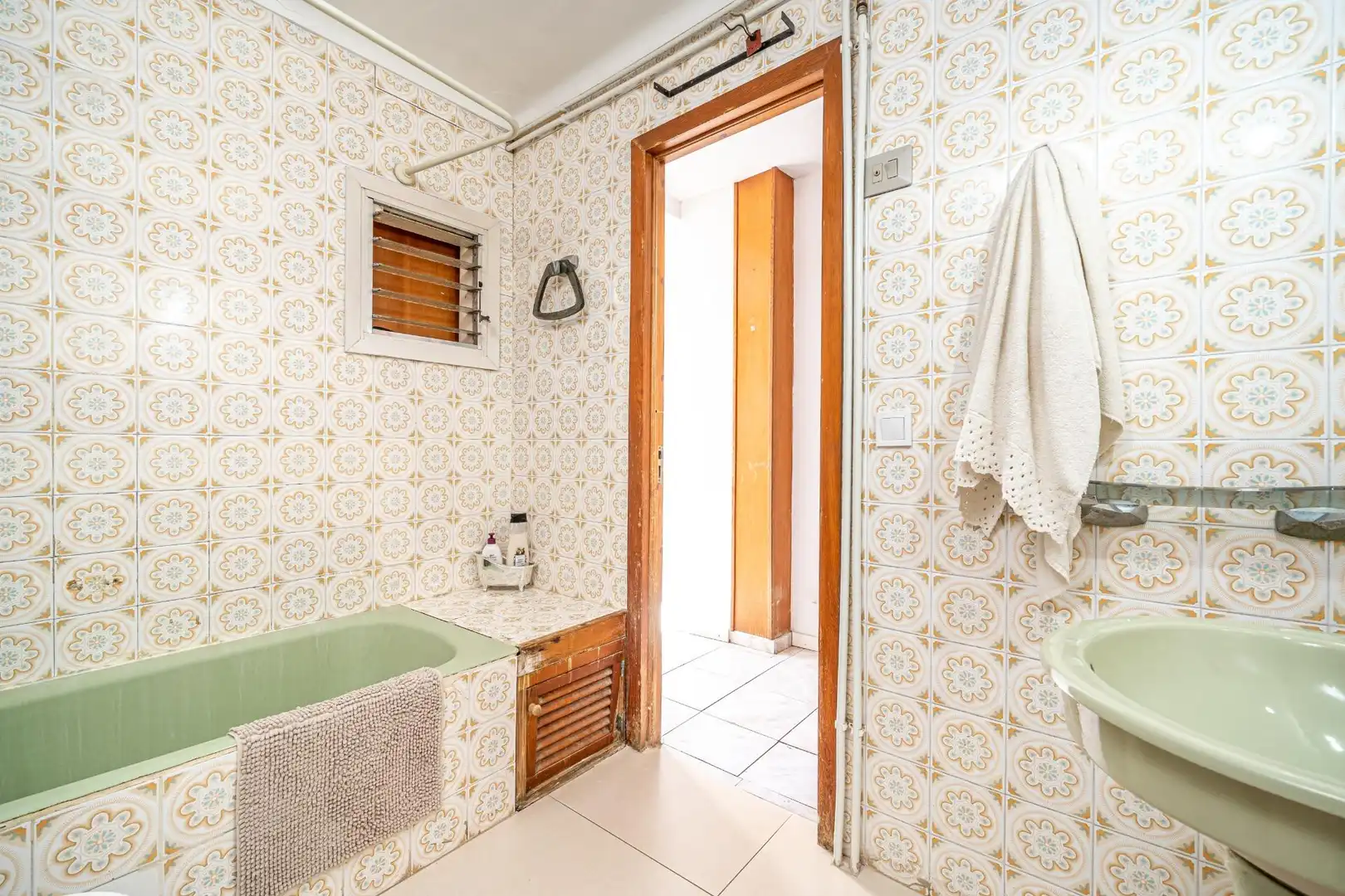Badezimmer von Einfamilien-Reihenhaus zum Verkauf in  Palma de Mallorca mit Abstellraum und Balkon