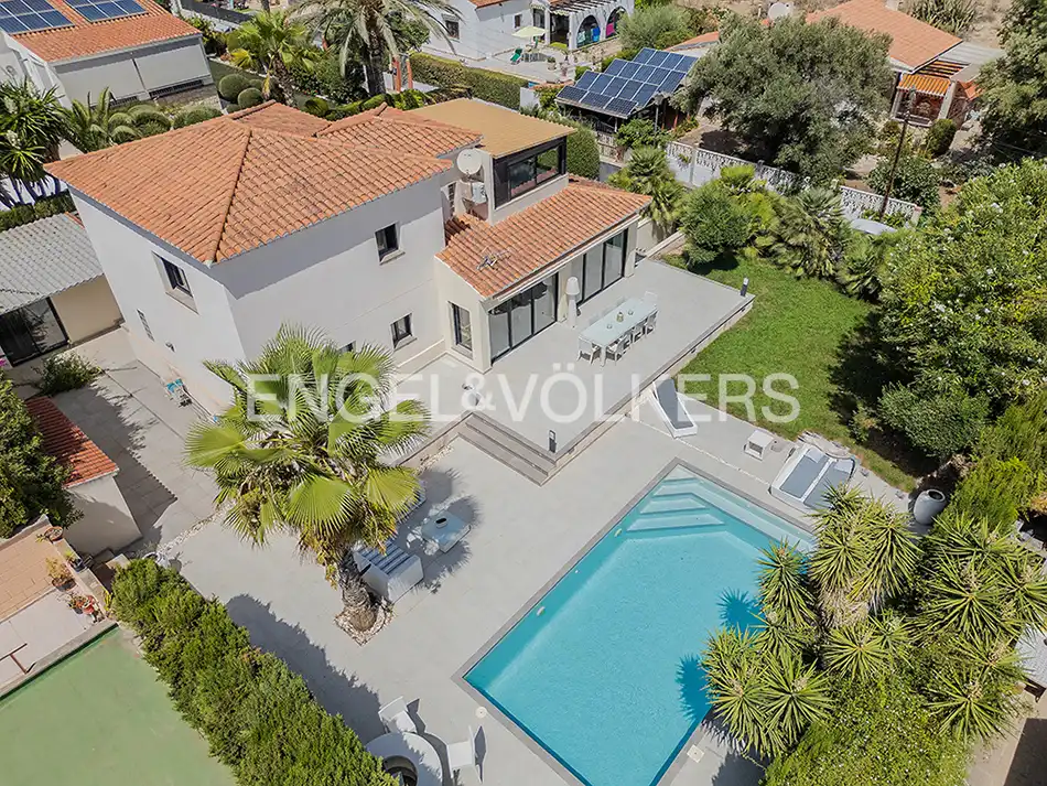 Vista exterior de Casa o chalet en venta en El Campello con Aire acondicionado, Calefacción y Jardín privado
