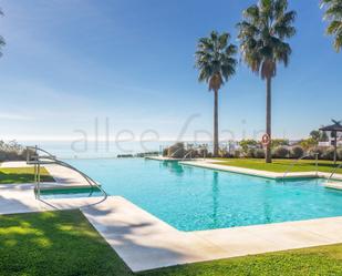 Piscina de Casa o xalet en venda en Benalmádena