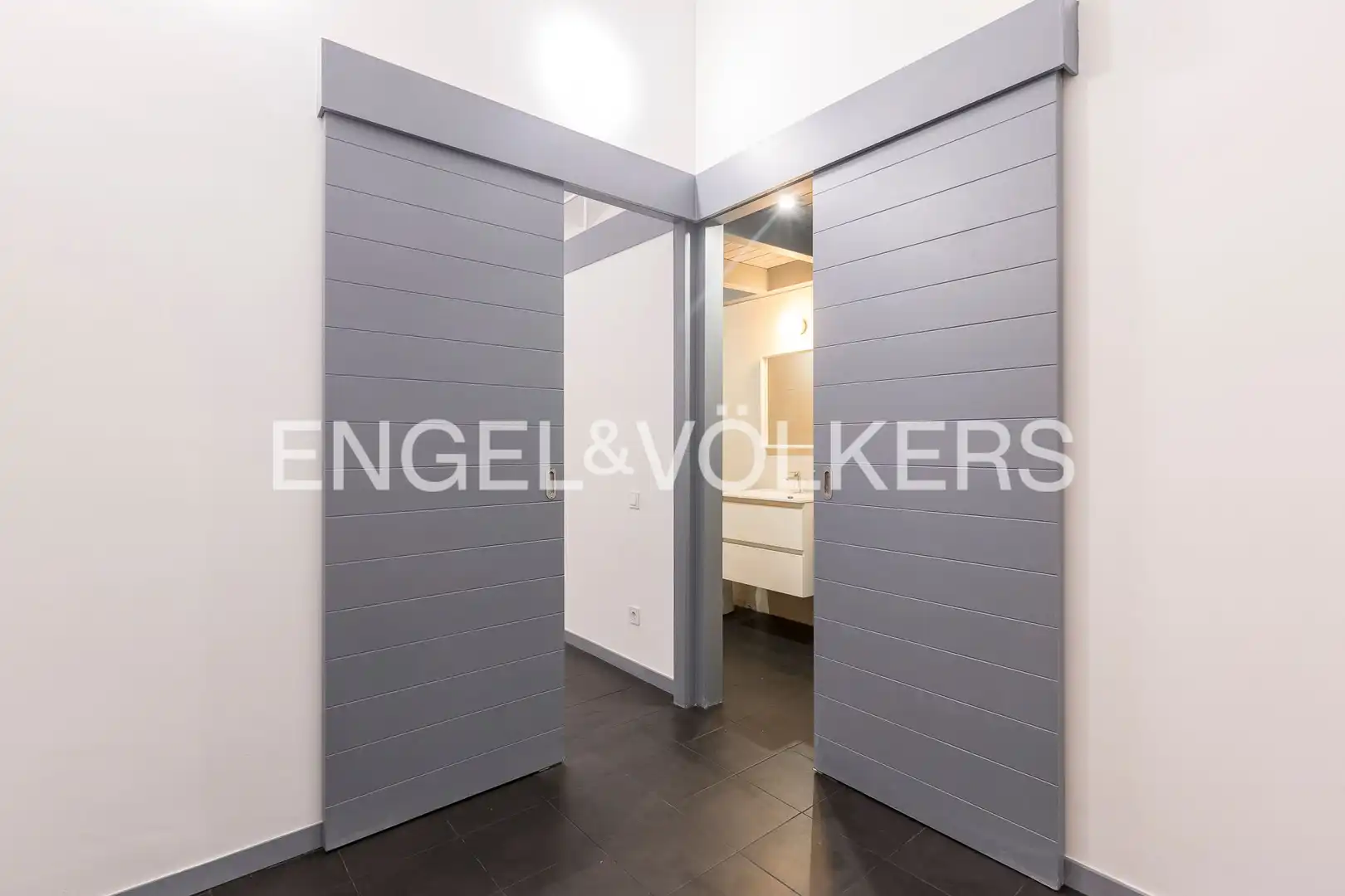 Flat for sale in Barcelona  with Heating