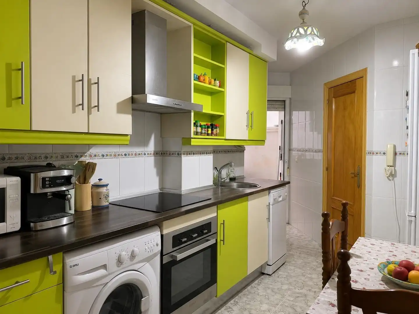 Küche von Wohnung zum Verkauf in Candeleda mit Klimaanlage