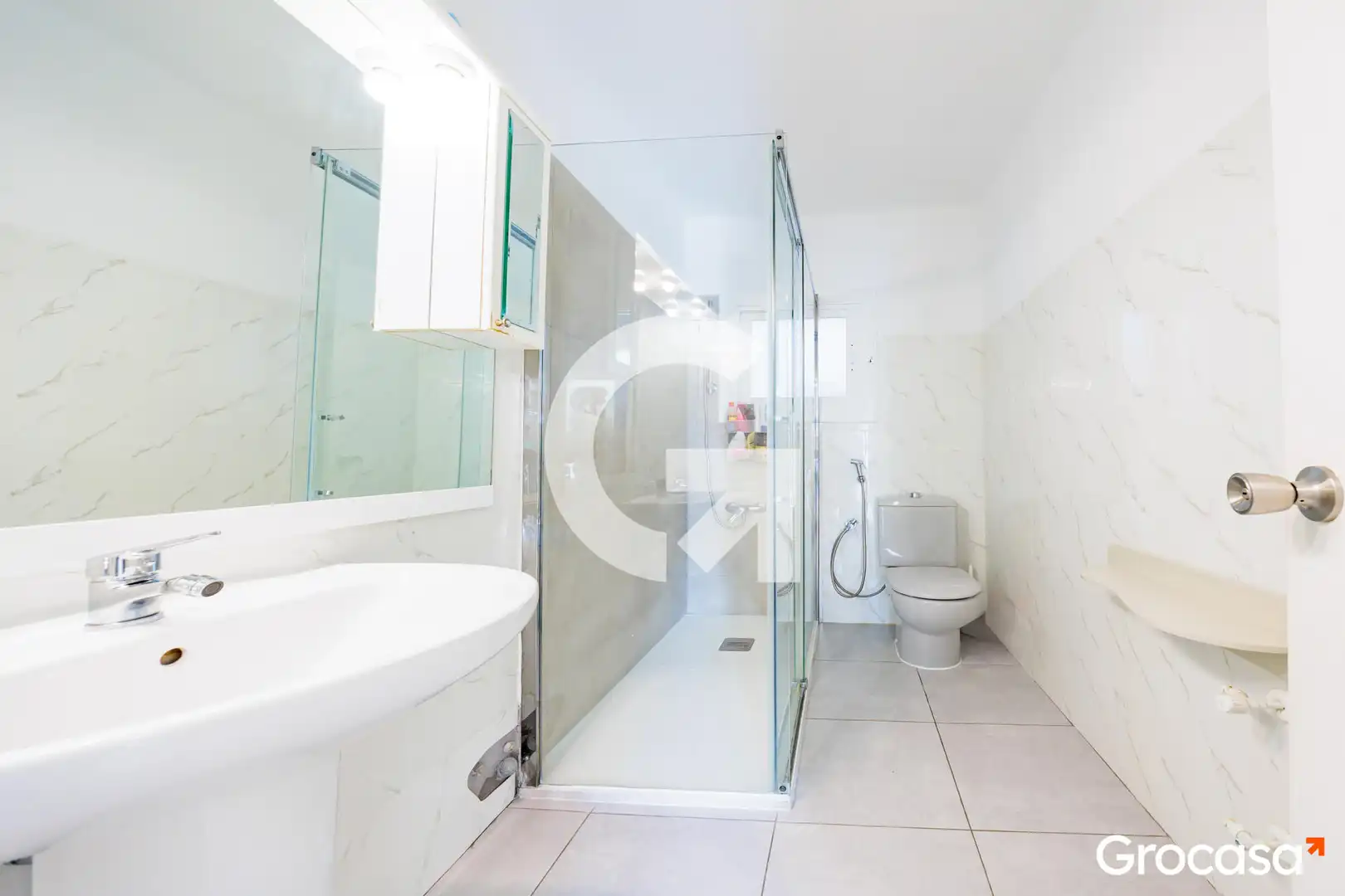 Badezimmer von Erdgeschoss zum Verkauf in Terrassa mit Heizung, Terrasse und Abstellraum