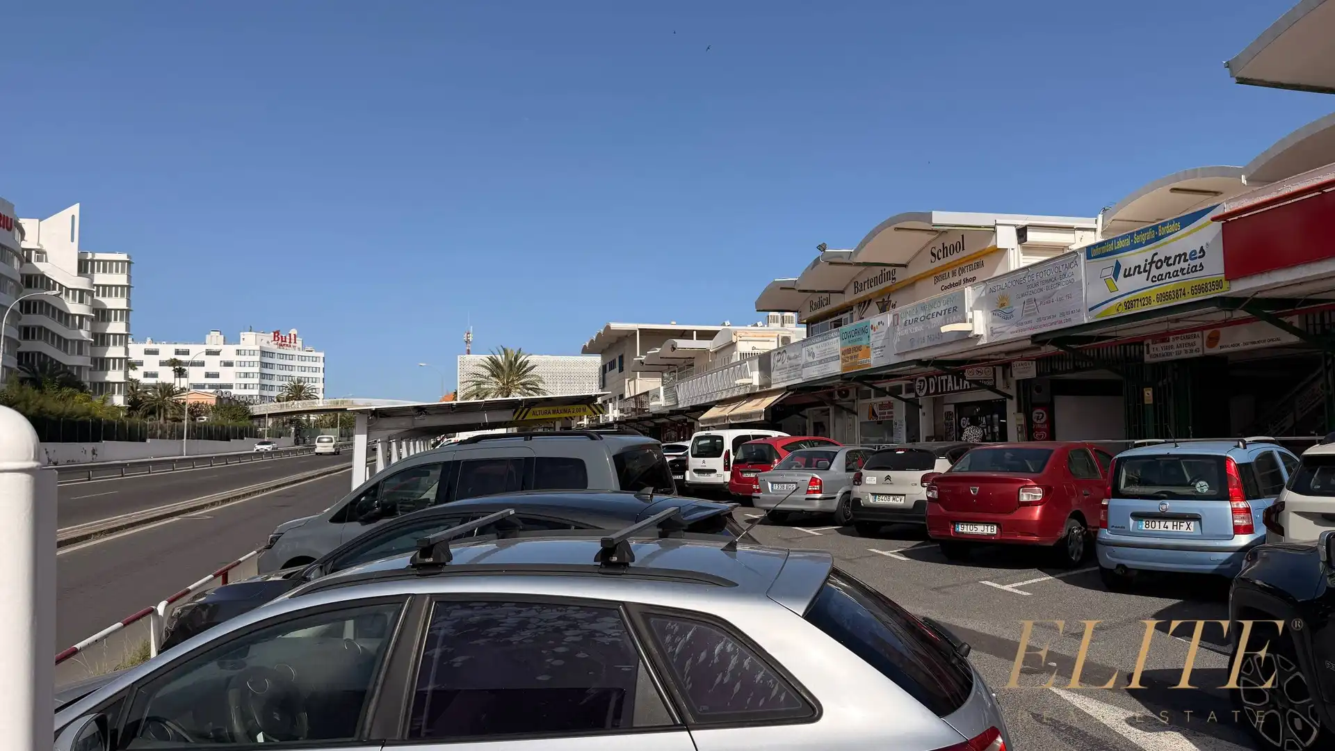 Parking de Oficina en venta en San Bartolomé de Tirajana con Aire acondicionado y Amueblado
