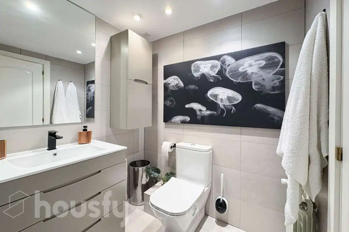 Baño de Casa o chalet en venta en Girona con Aire acondicionado, Calefacción y Jardín privado