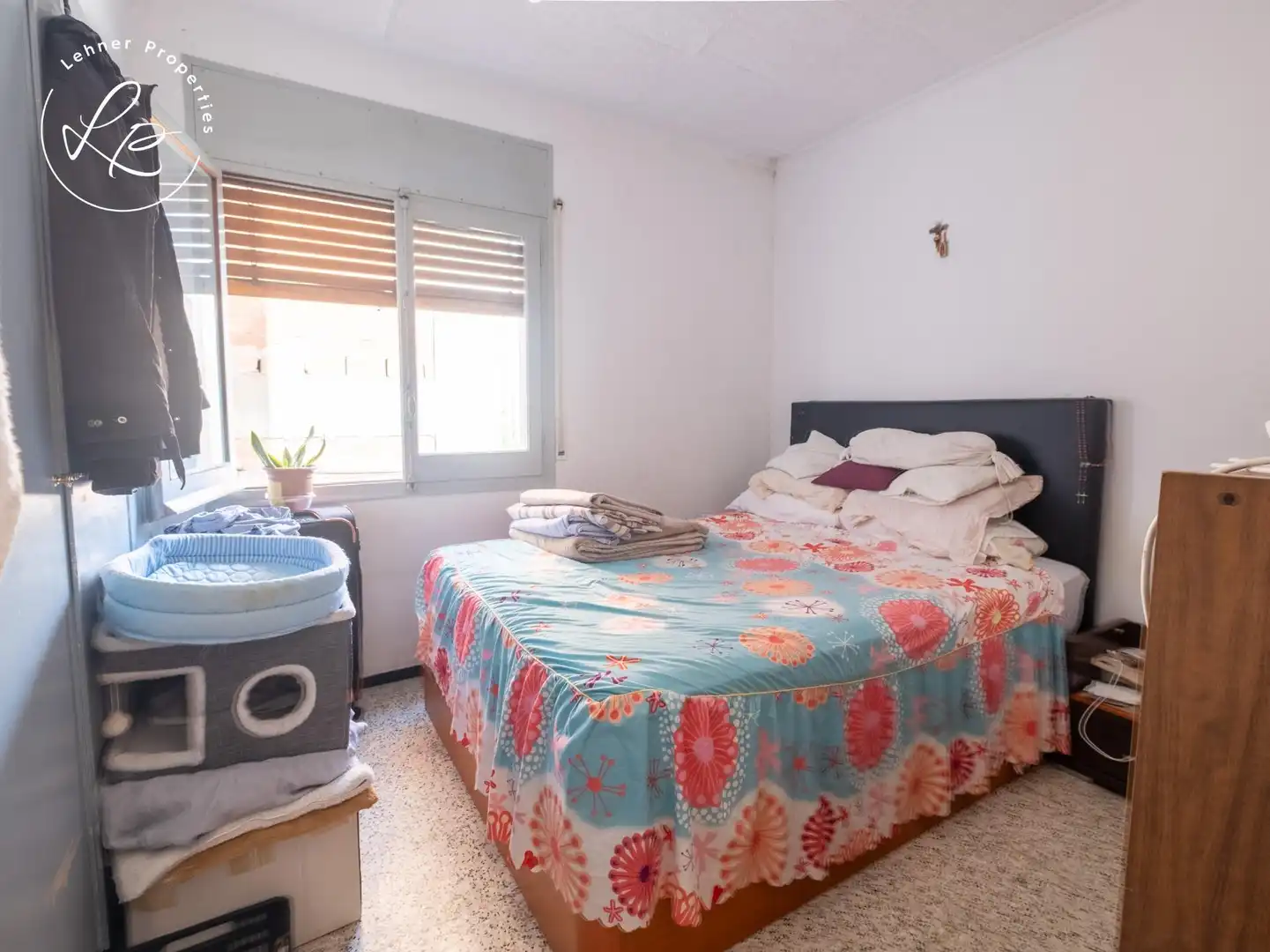 Bedroom of Flat for sale in Figueres