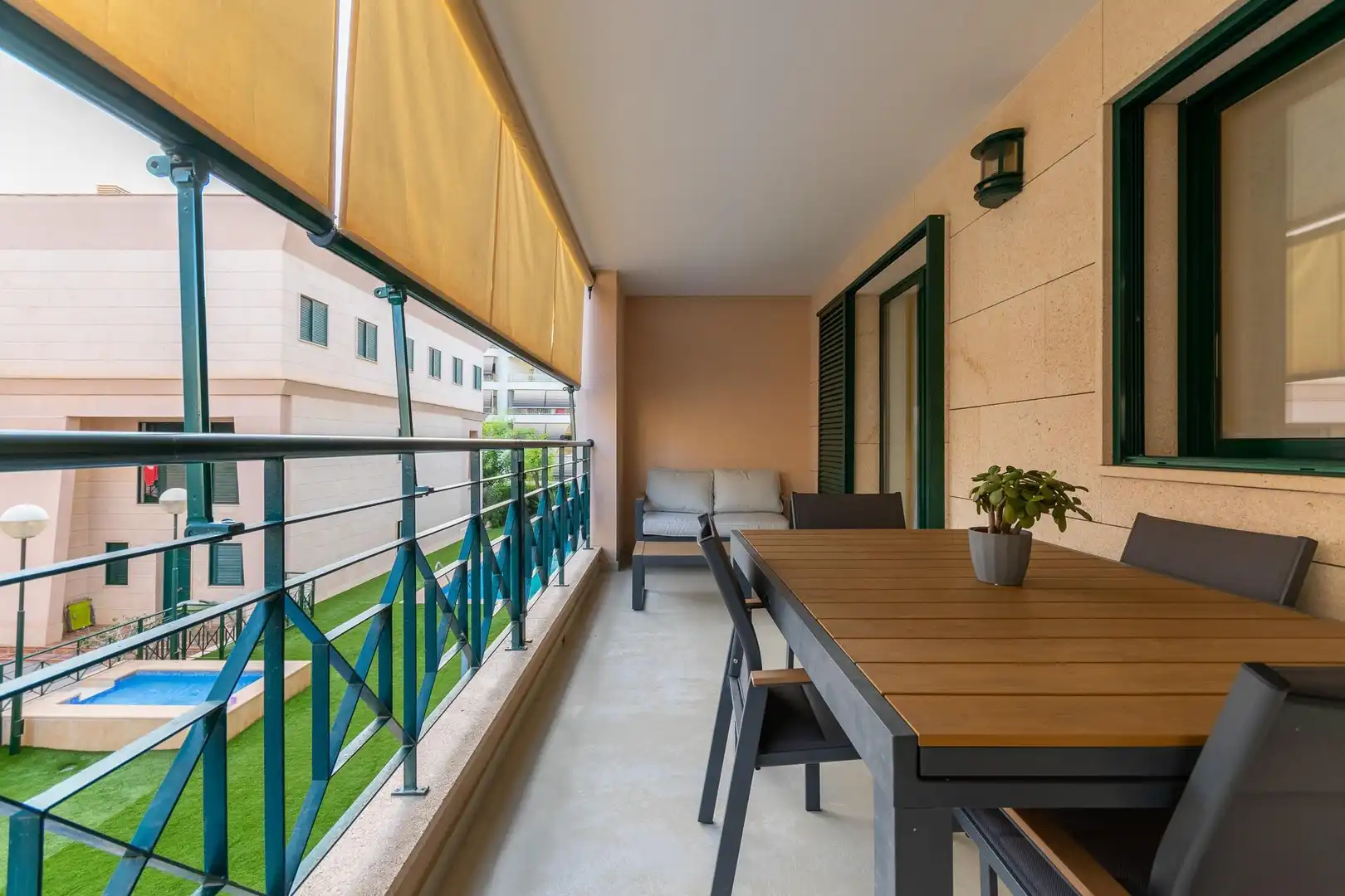 Terrassa de Pis de lloguer en Santa Pola amb Aire condicionat, Calefacció i Jardí privat