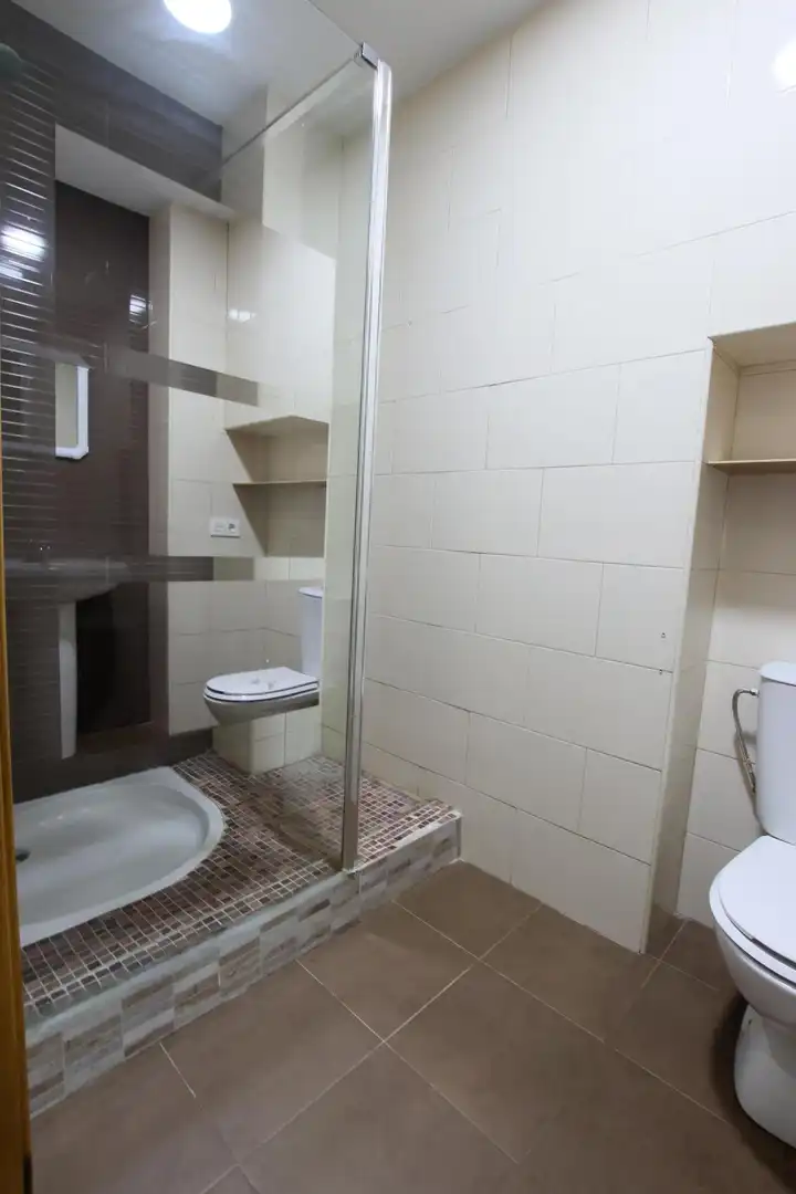 Badezimmer von Einfamilien-Reihenhaus zum Verkauf in Guadiana mit Terrasse