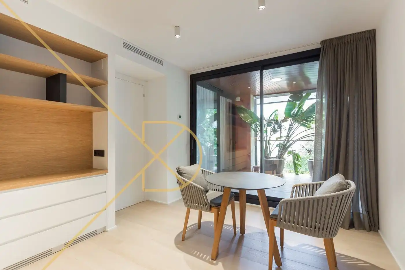 Menjador de Casa o xalet en venda en Barcelona amb Aire condicionat, Calefacció i Parquet