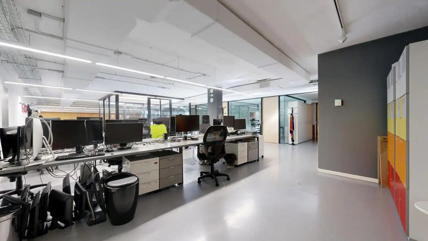 Office for sale in Madrid  with Air Conditioner, Heating and Storage room
