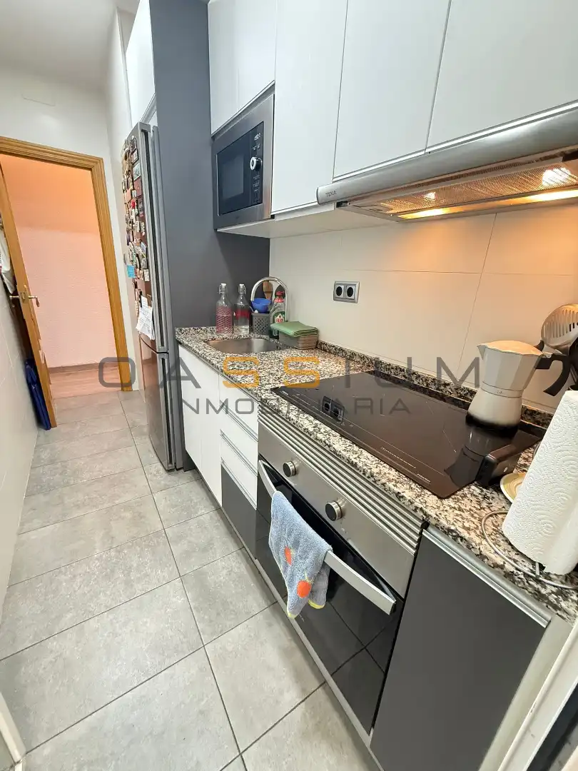 Cocina de Piso en venta en Cornellà de Llobregat con Calefacción y Amueblado