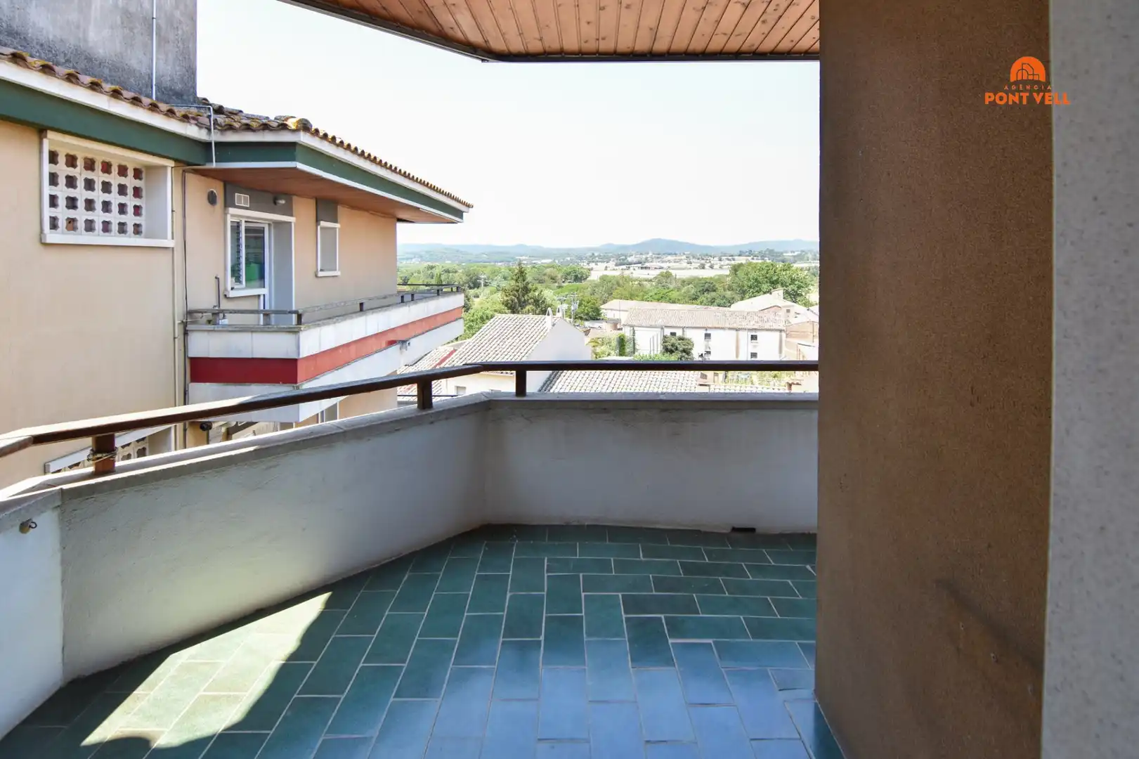 Terraza de Ático en venta en La Bisbal d'Empordà con Calefacción, Terraza y Balcón