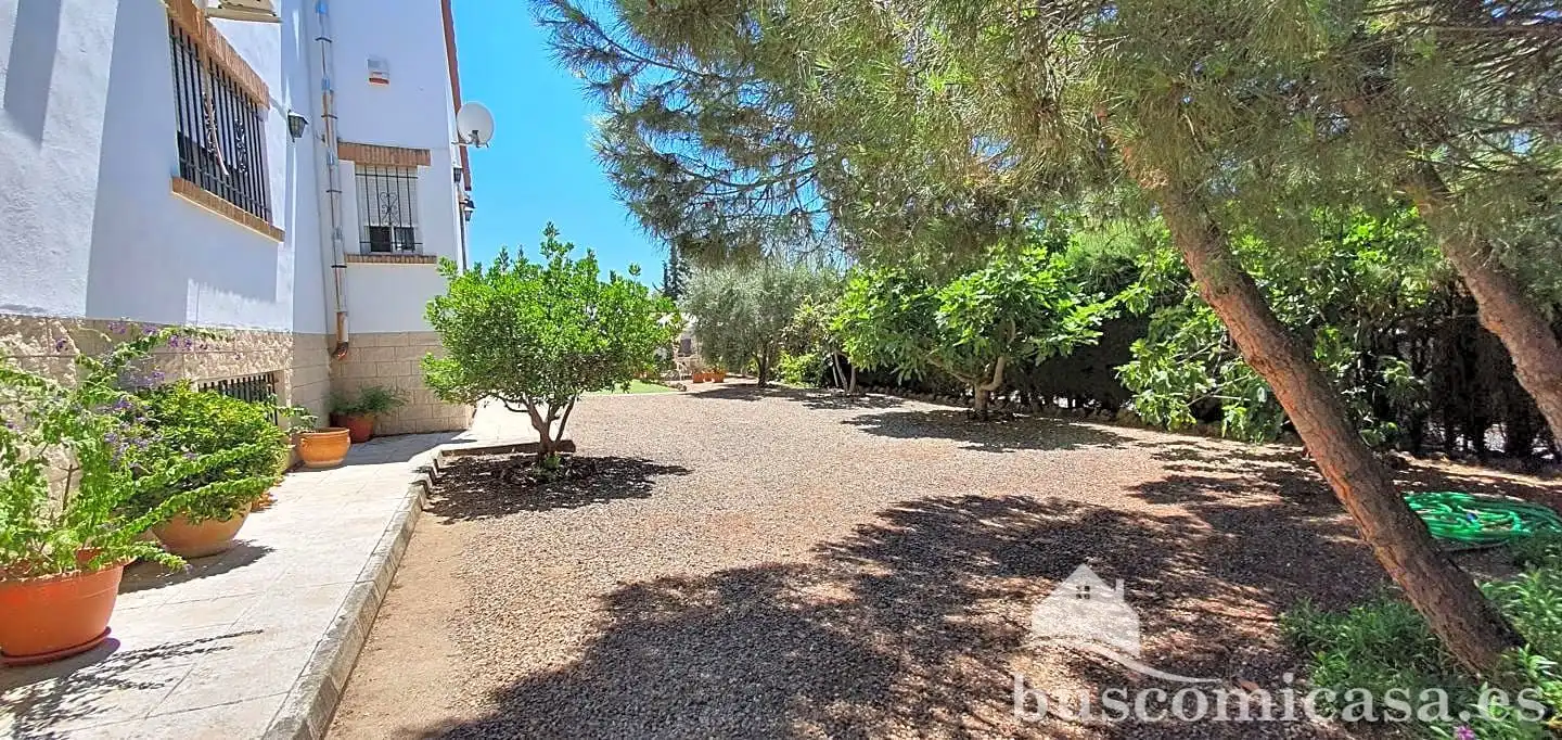 Casa o xalet en venda en Linares amb Aire condicionat, Calefacció i Jardí privat