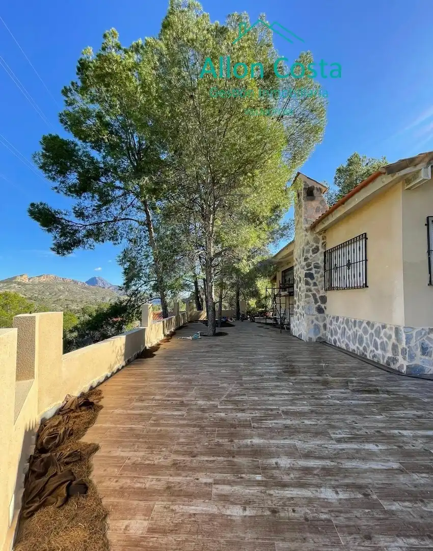 House with pool for sale in Relleu, imagen 8