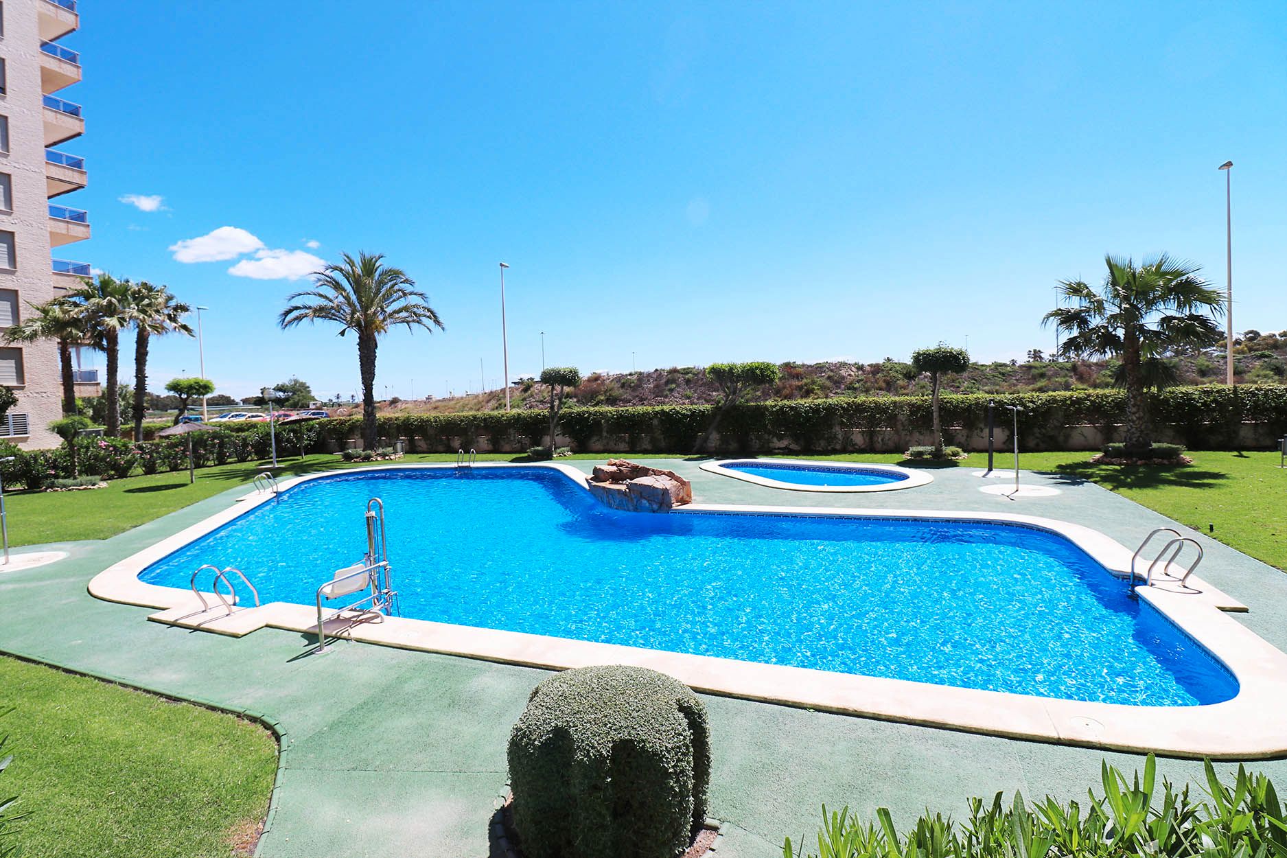 Swimming pool of Flat for sale in Guardamar del Segura  with Air Conditioner, Heating and Terrace